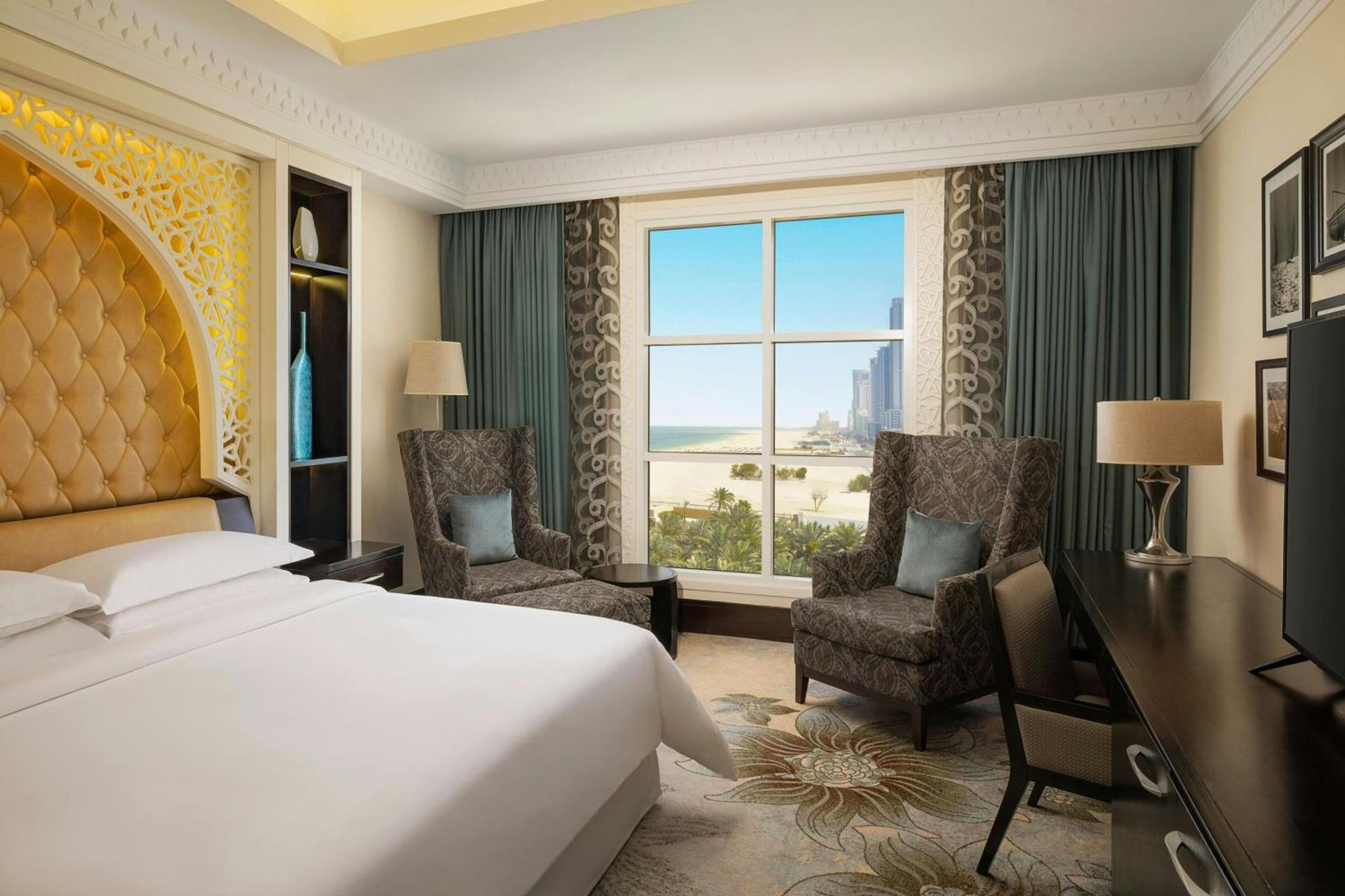 Sheraton Sharjah Beach Resort And Spa Exterior foto